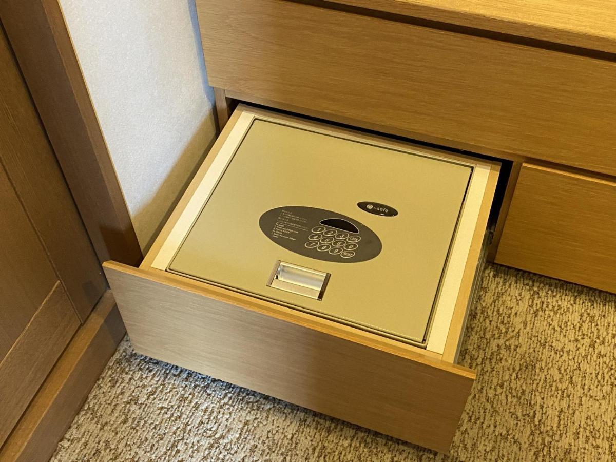 Hotel Associa Сидзуока Экстерьер фото A safe in a drawer