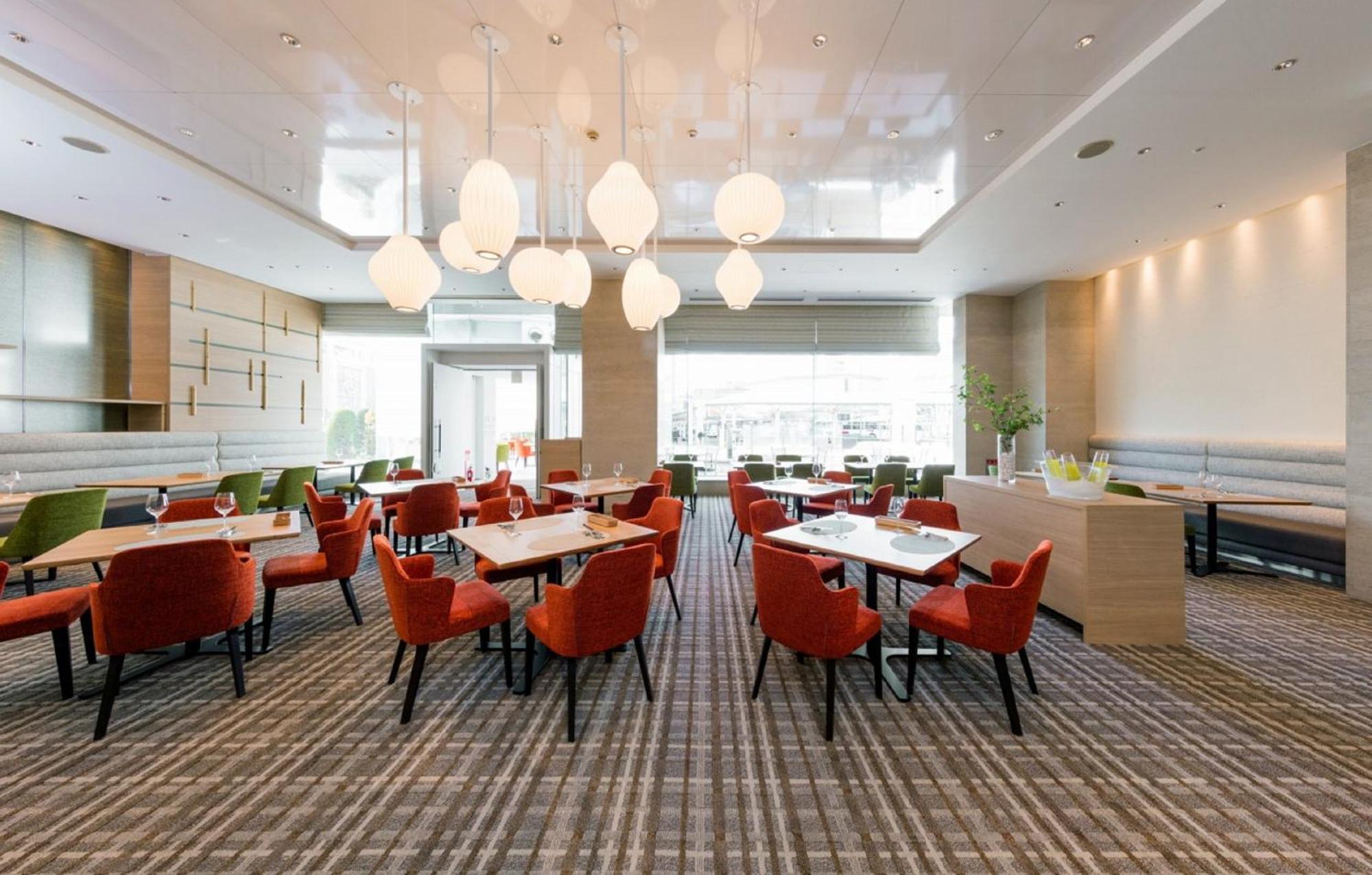 Hotel Associa Сидзуока Экстерьер фото Interior of a restaurant